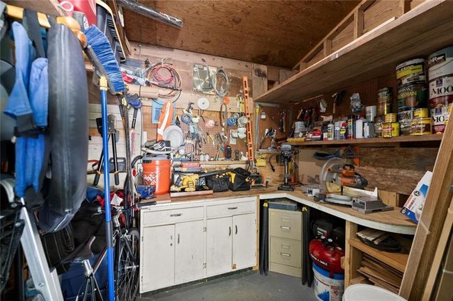 6875 Sunny Brook Ln, House other with 3 bedrooms, 2 bathrooms and 2 parking in Sandy Springs GA | Image 37