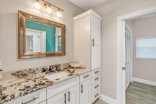 En Suite Bathroom | Image 23