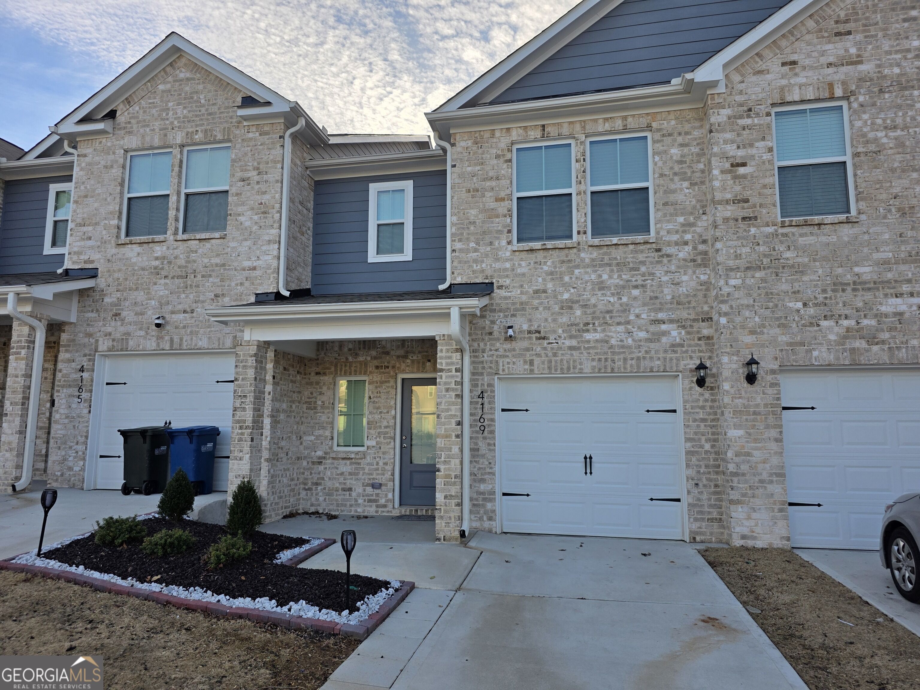 Residential Lease in Oakwood 3