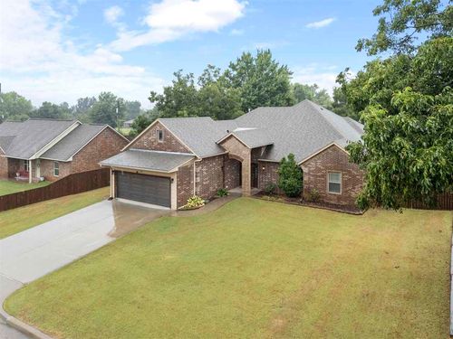 206 N Manning St, Stillwater, OK, 74075-7911 | Card Image
