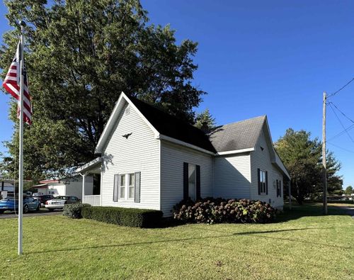 933 2nd St, Plainville, IN, 47568-5215 | Card Image