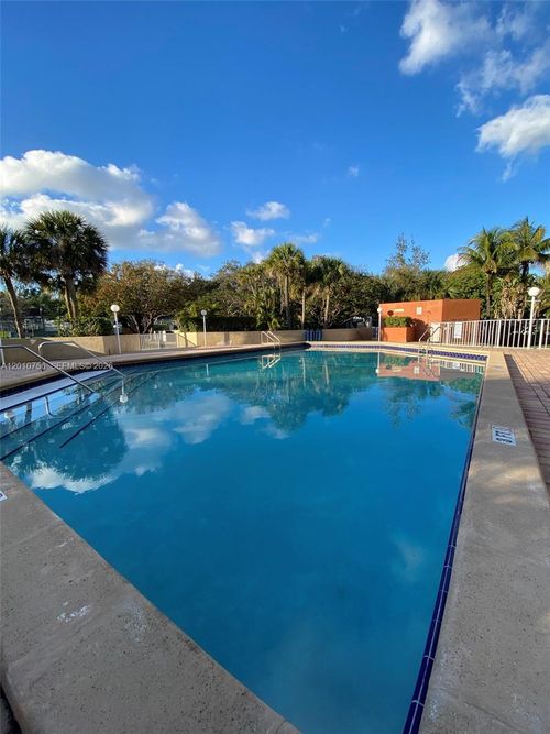 304-4215 N University Dr, Sunrise, FL, 33351-6233 | Card Image