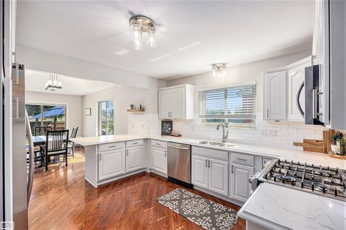 32057 Holly Dr, Chesterfield, MI, 48047-4577 | Card Image