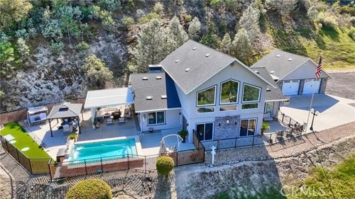 42038 Empty Creek Rd, Oakhurst, CA, 93644-8596 | Card Image