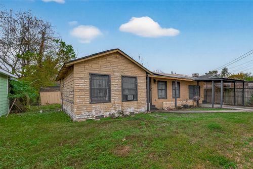 2108 King St, Houston, TX, 77026-1029 | Card Image