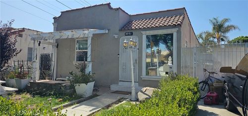 8991 Victoria Ave, South Gate, CA, 90280 | Card Image