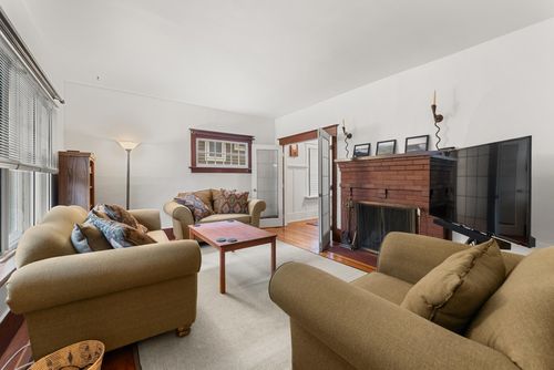 2980 W 8th Ave, Vancouver, BC, V6K2C1 | Card Image