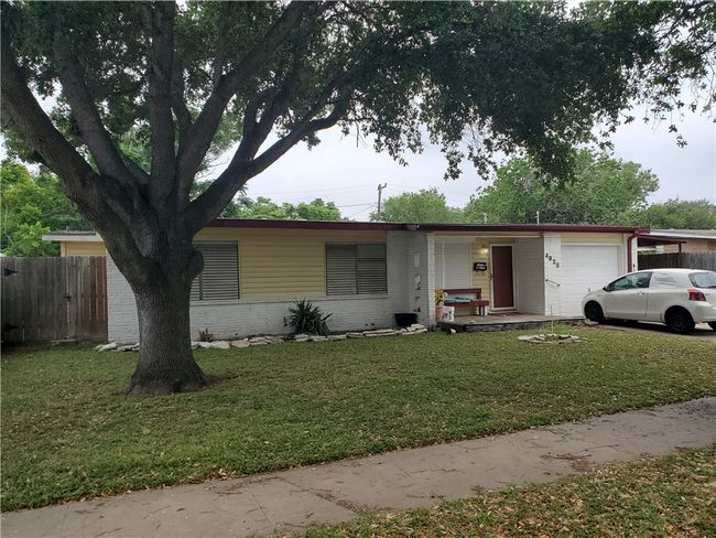 4825 Mable St, House other with 3 bedrooms, 2 bathrooms and 4 parking in Corpus Christi TX | Image 4