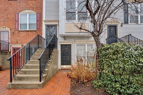 111 Cottonwood St, Jersey City, NJ, 07305-4863 | Card Image