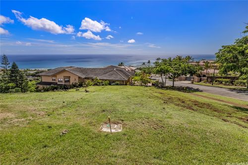549 Moaniala St, Honolulu, HI, 96821-2570 | Card Image
