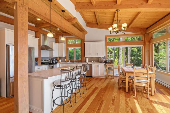 304 Esplanade Rd, House other with 3 bedrooms, 2 bathrooms and null parking in Gibsons BC | Image 8