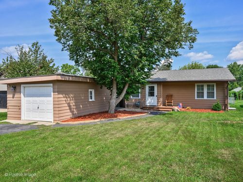 11 Woody Way, Lake In The Hills, IL, 60156-1250 | Card Image