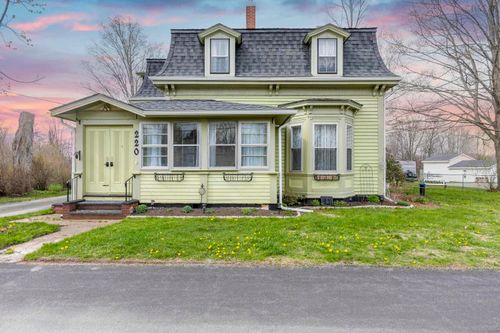 220 Main Street, Berwick, NS, B0P1E0 | Card Image