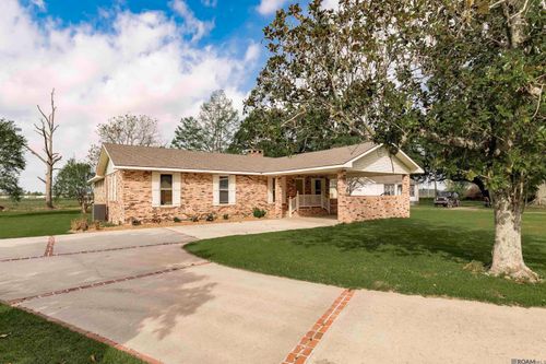 2259 Maringouin Rd W, Maringouin, LA, 70757-5016 | Card Image