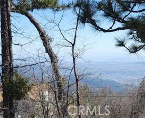 42 Park Dr, Running Springs, CA, 92382-7502 | Card Image