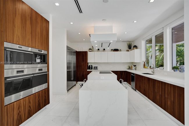 201 Buttonwood Dr, House other with 5 bedrooms, 7 bathrooms and null parking in Key Biscayne FL | Image 8