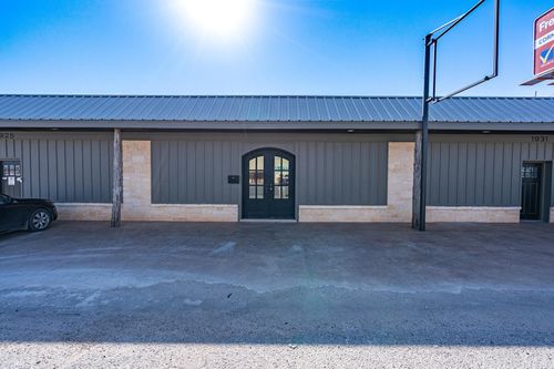 1929 S Treadaway Blvd, Abilene, TX, 79602-4943 | Card Image