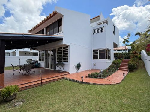 c71-PASEO LAS VISTAS Los Paseos, San Juan, PR, 00926 | Card Image