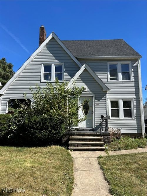 231 E 210th St, Euclid, OH, 44123-1832 | Card Image