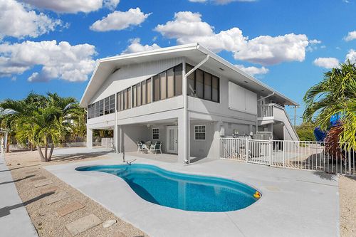303 Sombrero Beach Rd, Marathon, FL, 33050-3902 | Card Image