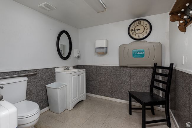 Bathroom | Image 24