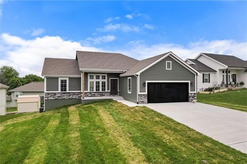 2211 Ashford St, Excelsior Springs, MO, 64024-3009 | Card Image