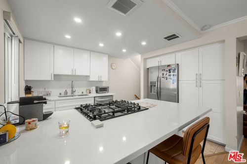20-18333 Hatteras St, Tarzana, CA, 91356 | Card Image