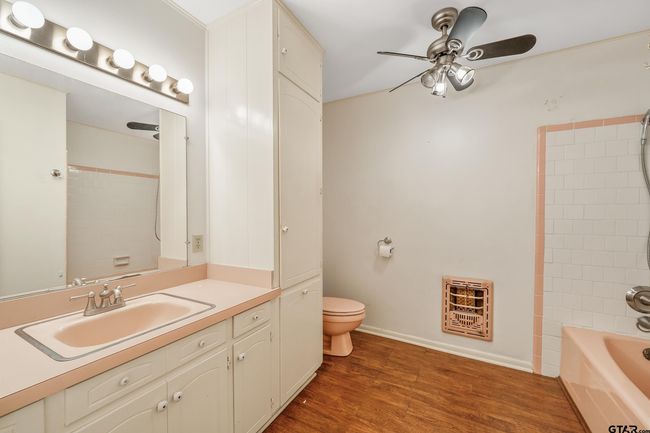 559 N Elm St, House other with 3 bedrooms, 2 bathrooms and null parking in Frankston TX | Image 15