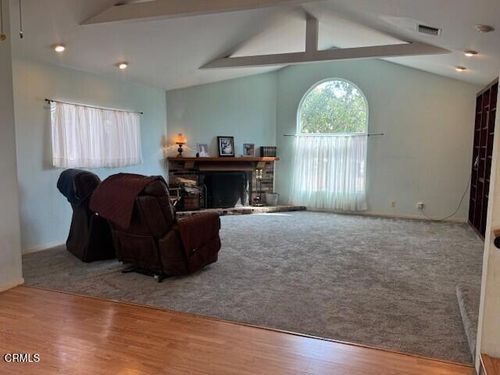 10455 Penrose St, Sun Valley, CA, 91352-2122 | Card Image