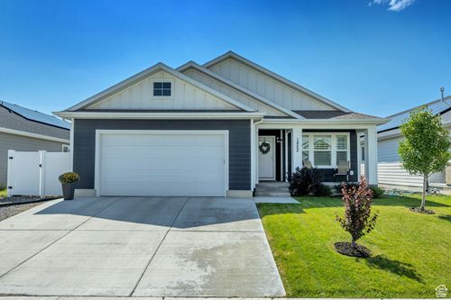 1852 E Magnolia Cir, Eagle Mountain, UT, 84005-4904 | Card Image