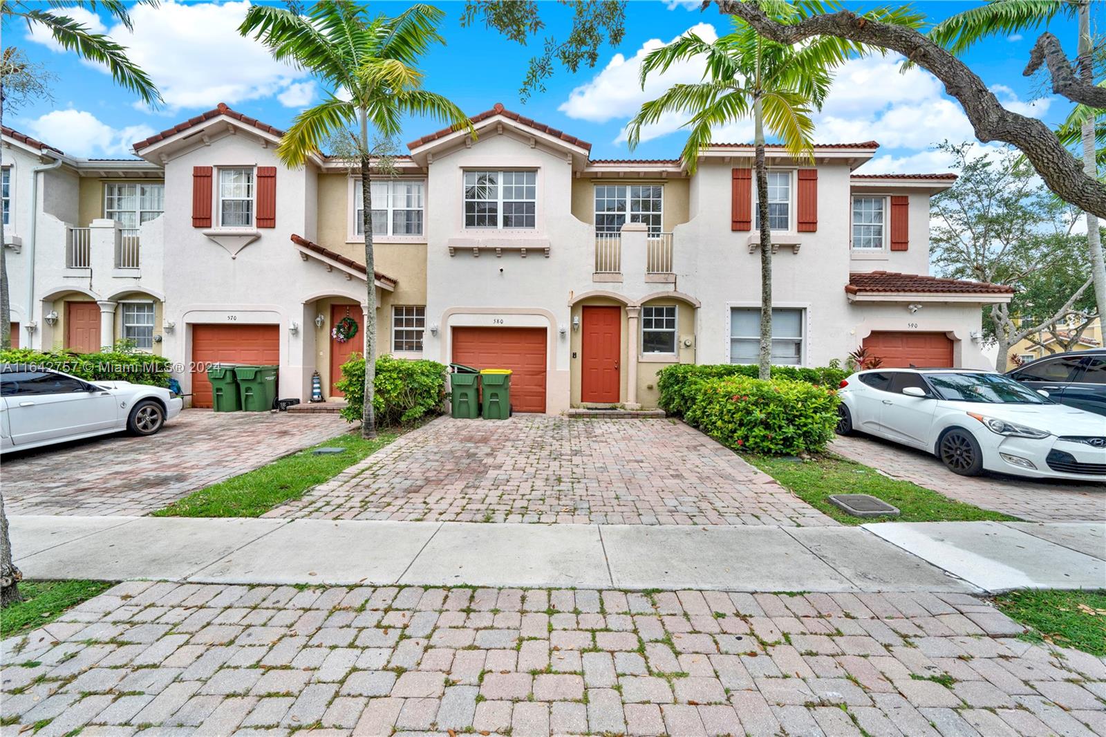 21st Ter, Homestead, FL 33033