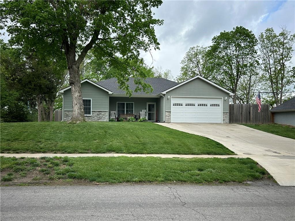 33rd St, Saint Joseph, MO 64507