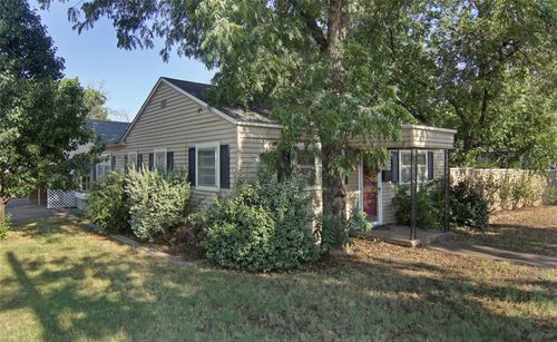 730 Indiana St, Graham, TX, 76450-3218 | Card Image