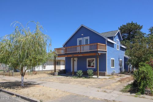 705 S Satus Ave, Wapato, WA, 98951-1416 | Card Image