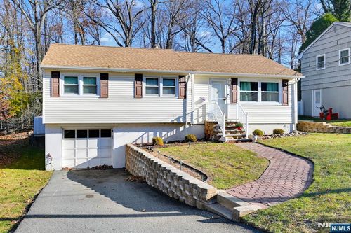 59 Pawnee Ave, Oakland, NJ, 07436-3007 | Card Image