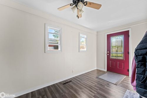 1015 E 2nd St, Washington, IA, 52353-2219 | Card Image