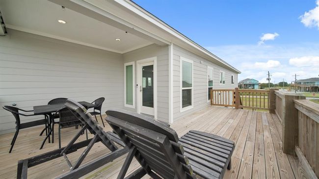 991 Seadrift Dr, House other with 4 bedrooms, 3 bathrooms and 4 parking in Port Bolivar TX | Image 32