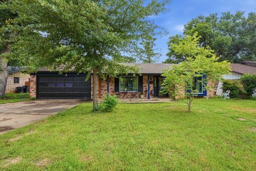 6801 Yolanda Dr, Fort Worth, TX, 76112-4212 | Card Image