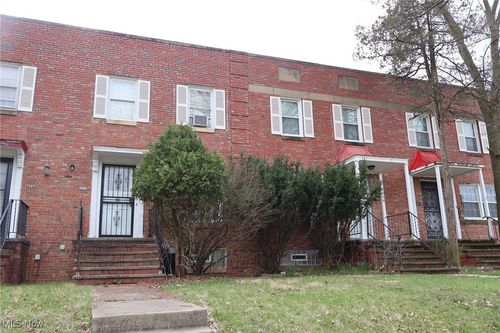 4058 Northfield Rd, Highland Hills, OH, 44122-7002 | Card Image