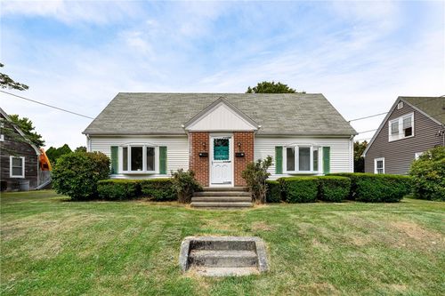 15 Preston Dr, North Kingstown, RI, 02852-5519 | Card Image