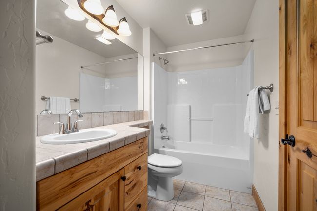 Full Bath | Image 27