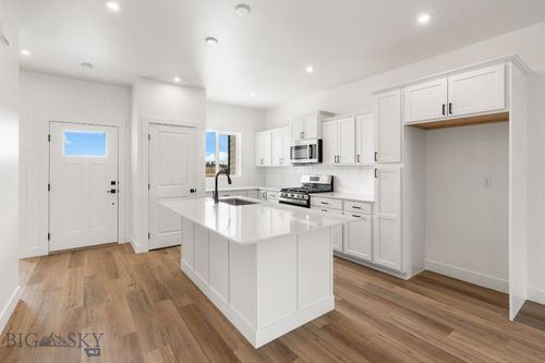 709 Spaniel Ln, Belgrade, MT, 59714-4171 | Card Image