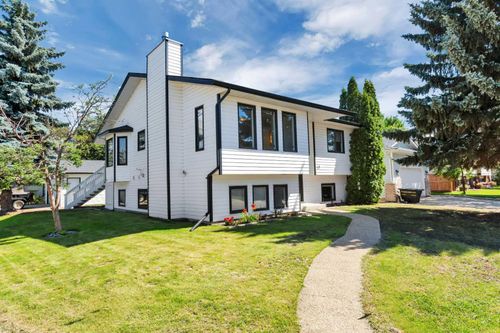 {{alt}} | Card Image