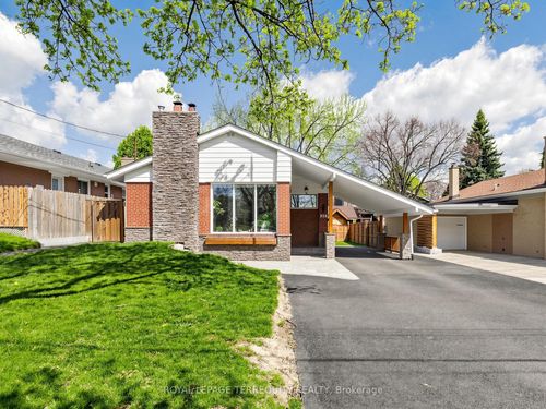 upper-14 Hedges Blvd, Etobicoke, ON, M9B3C2 | Card Image