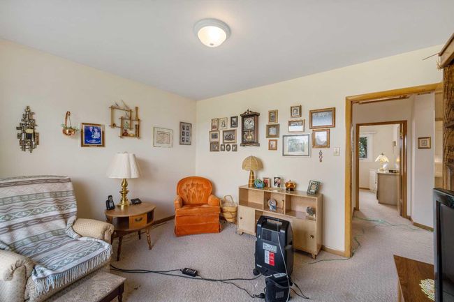 8 Foley Road Se, House other with 3 bedrooms, 1 bathrooms and 3 parking in Calgary AB | Image 16