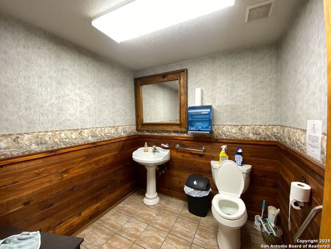 8491 Us Highway 281 N, Home with 0 bedrooms, 0 bathrooms and null parking in Spring Branch TX | Image 22