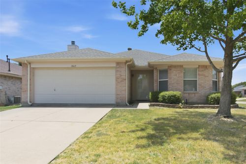 1065 Triple Crown Dr, Fort Worth, TX, 76179-2327 | Card Image