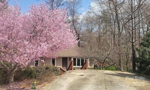 8-6164 N Knoll Pl, Hickory, NC, 28601-9479 | Card Image