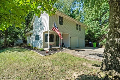 261 Van Evera Rd, Tallmadge, OH, 44278-2261 | Card Image