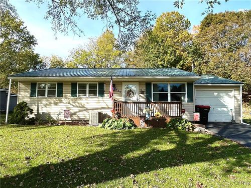 339 S Webber Dr, Chittenango, NY, 13037-1425 | Card Image